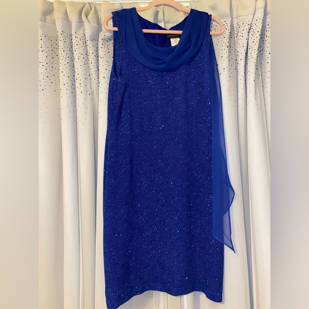 Brand: Connected Apparel
Size: 16, PTP- 19”, Length- 40”
Color: Royal Blue